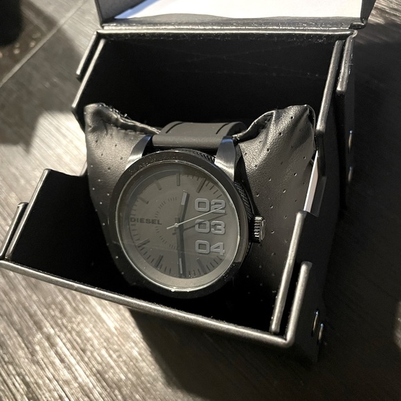 Diesel Men's Not So Basic Basic Black Watch - Picture 1 of 4